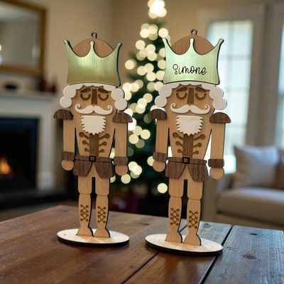 Nussknacker aus Buchenholz mit 3D-Effekt mittels Lasergravur personalisiert, Deko