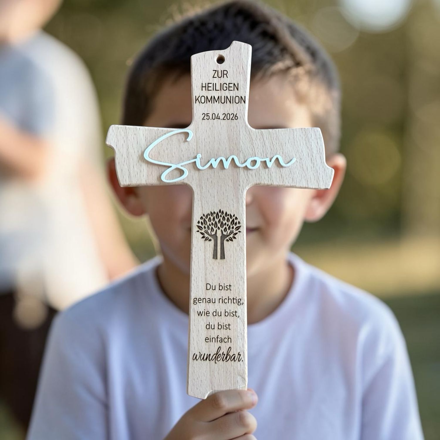 Holzkreuz aus Buche oder Eiche mit 3D Effekt und Wunschgravur, Geschenk Taufe, Kommunion, Firmung, Konfirmation