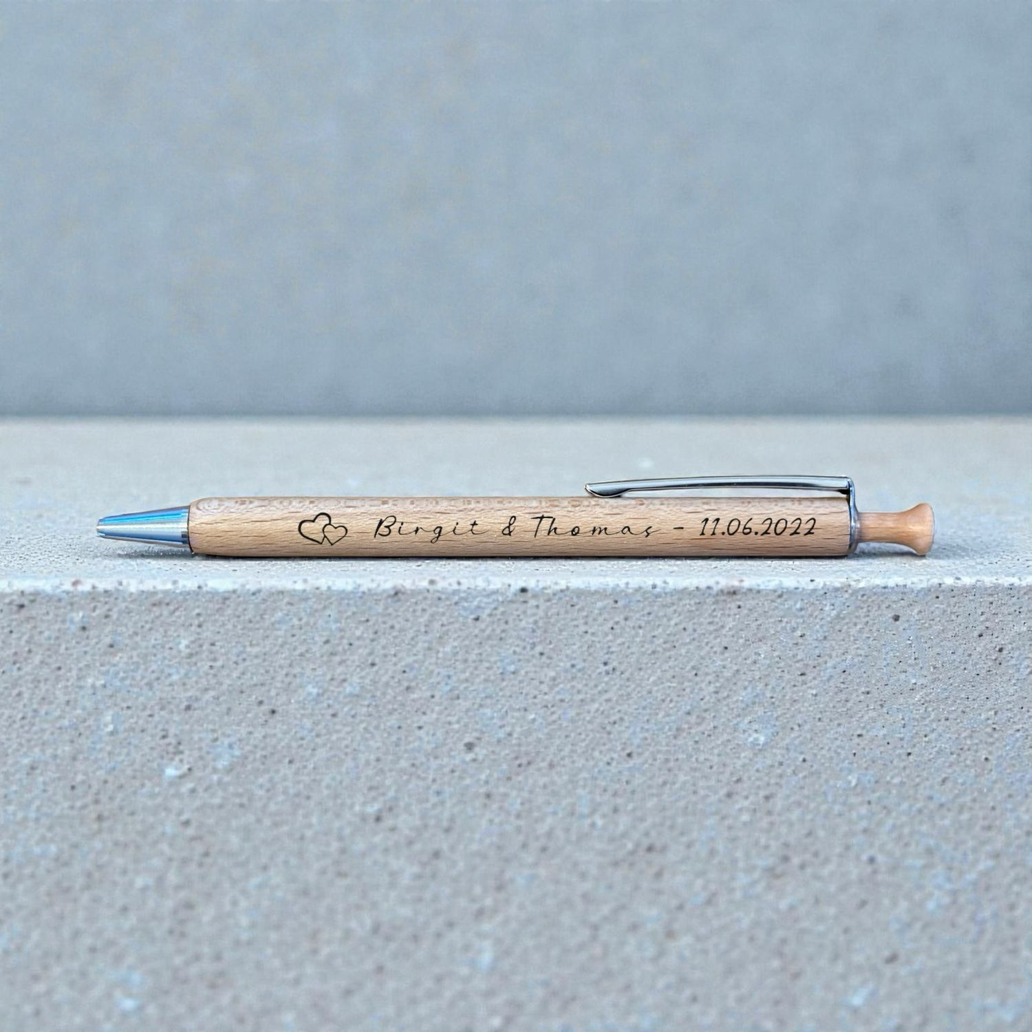 Hochwertiger Kugelschreiber Aus Buchenholz mit Gravur zur Hochzeit