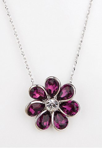 Graceful Flower Shaped Swarovski Crystals Fashion Necklace