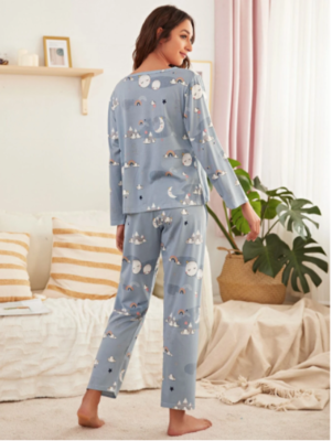 Conjunto de pijama con dibujos animados