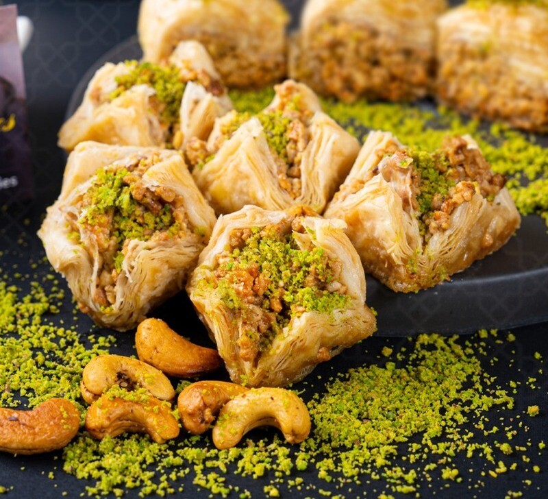 Wardeh with cashews (1KG)
