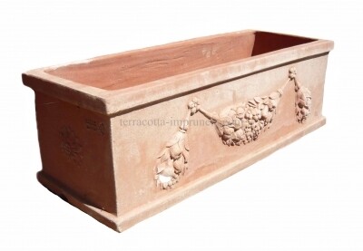 Cassetta festonata 1 - Verzierter Terracotta-Kasten Cassetta festonata 1 - Verzierter Terracotta-Kasten