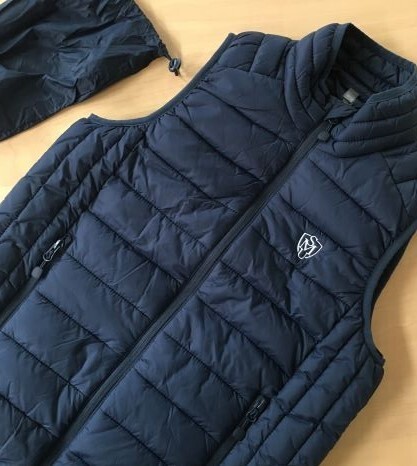 DOUDOUNE SANS MANCHES FILLE (TAILLE ADULTE)