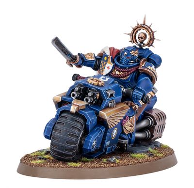 SPACE MARINES: CAPTAIN ON BIKE