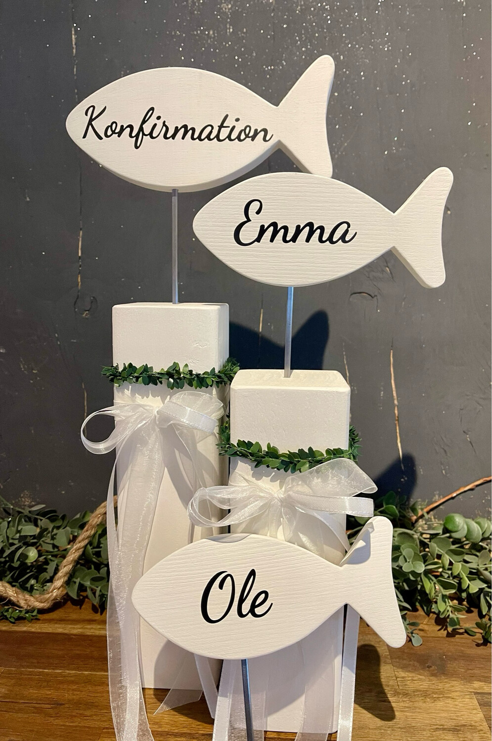 Stele mit Fisch oder Blume zur Taufe, Kommunion oder Konfirmation in 2 Größen, Preis je Stück
