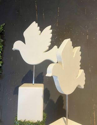 Stele Holz Taube – Dekoration zur Taufe, Kommunion oder Konfirmation