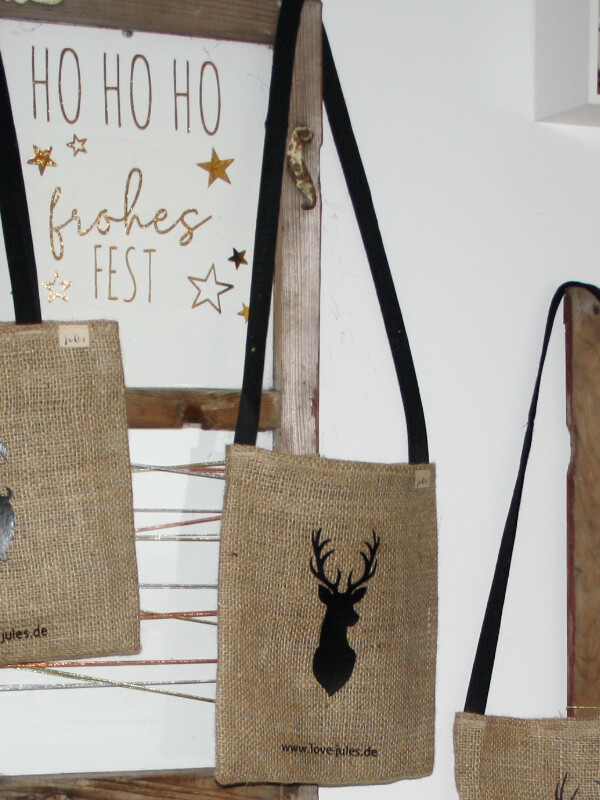 COFFEEBAG Shopper Hirsch rechts | schwarz mit einem langen Henkel