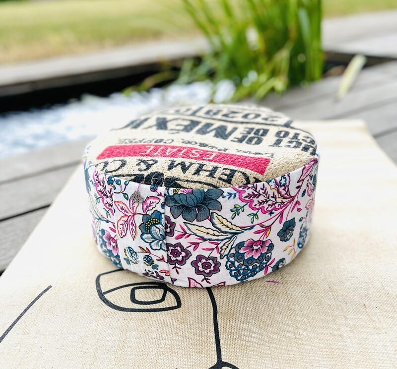 Coffeebag yoga pouf | flower estate Coffeebag yoga pouf | flower estate