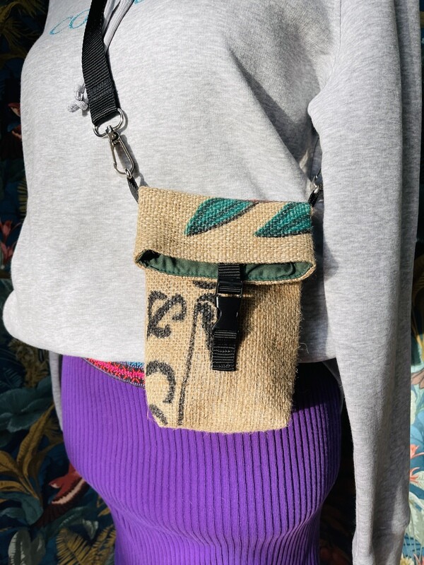 COFFEEBAG flap little | leaf and berries COFFEEBAG flap little | leaf and berries