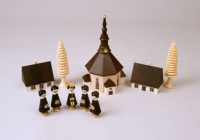 Kurrende mit Seiffener Kirche, Häuser 2 Spanbäume Kurrende mit Seiffener Kirche, Häuser 2 Spanbäume