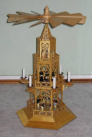 Gotische Weihnachtspyramide – Vorlage für Laubsägearbeiten Gotische Weihnachtspyramide – Vorlage für Laubsägearbeiten