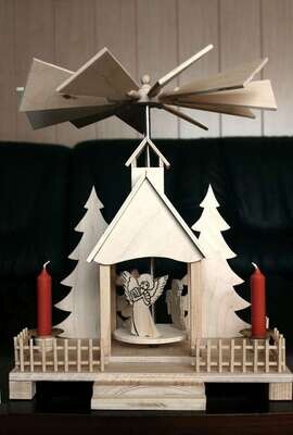 Pyramide Waldkapelle – Vorlage für Laubsägearbeiten