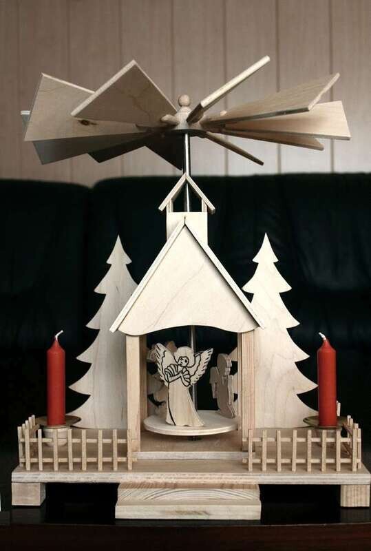 Pyramide Waldkapelle – Vorlage für Laubsägearbeiten