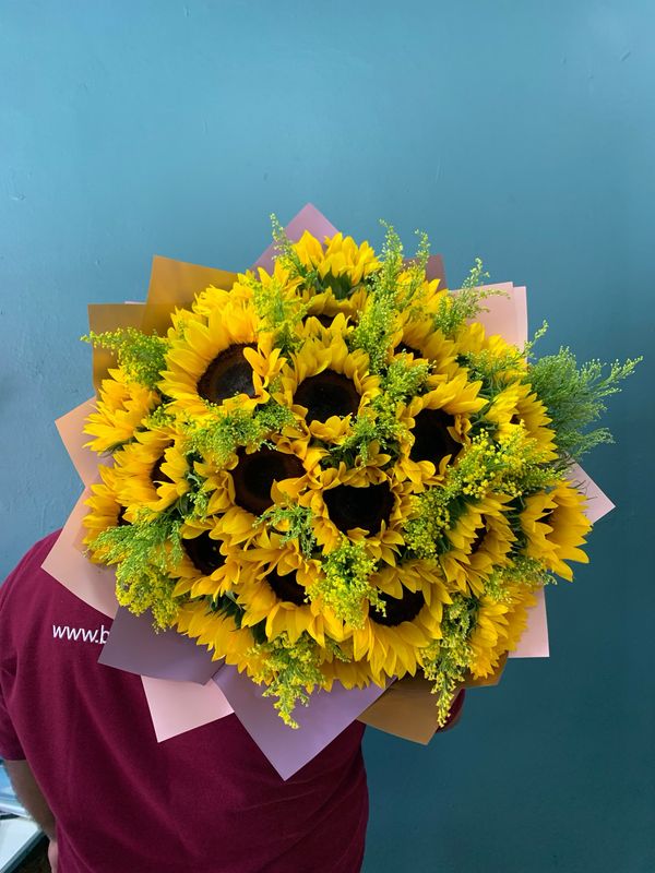 BOUQUET  ROSAS ROJAS Y GIRASOL