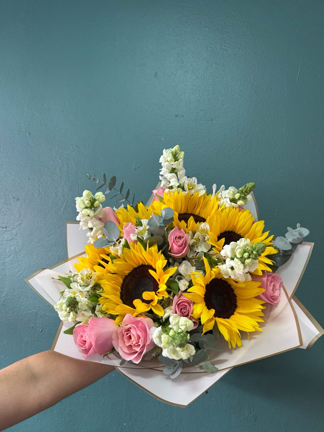 bouquet mix de rosas y girasol