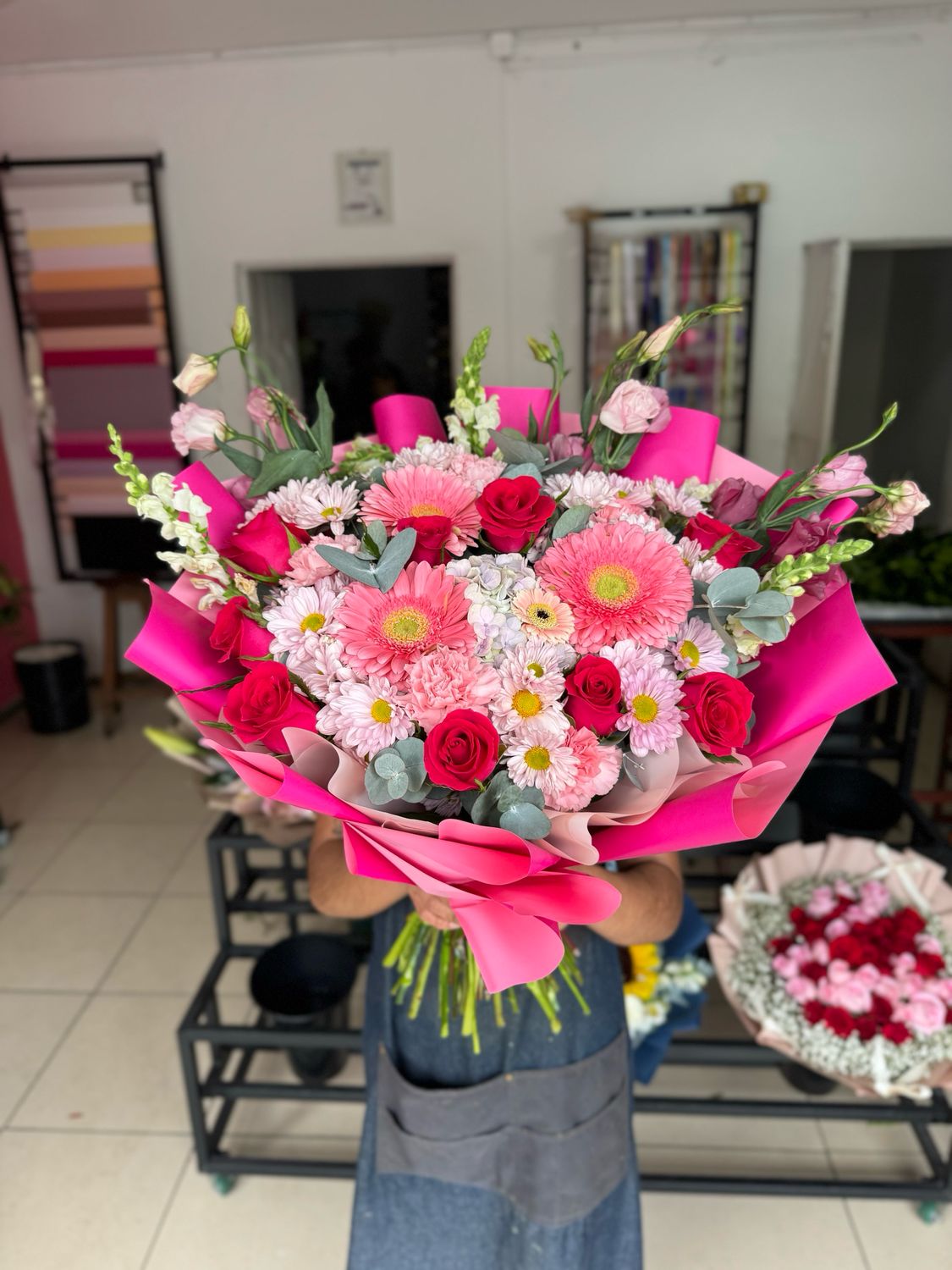 bouquet mix 6 gerberas rosas