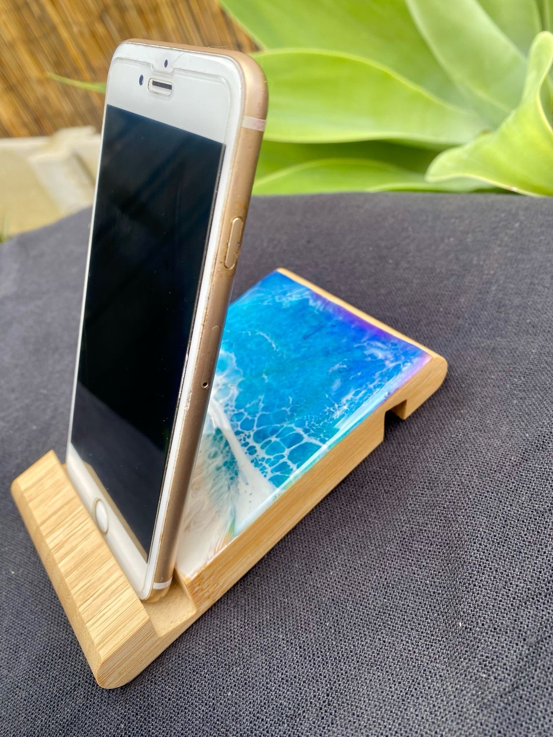 Ocean Wave Phone Holder