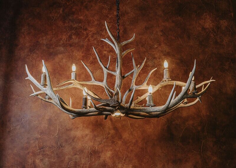 8 LT. ELK, MULE DEER & FALLOW ELONGATED DINING ROOM CHANDELIER WITH CENTER DOWN LIGHT
