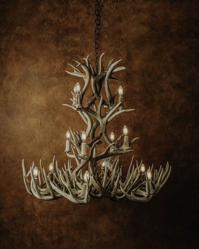 14 LT. WHITETAIL CHANDELIER