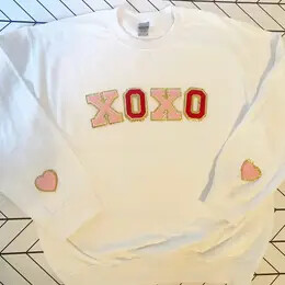 Simply Tees - Xoxo Valentine's Day Love Glitter Patch Sweatshirt - White