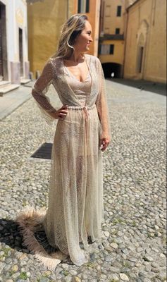 Abito da sera con soprabito  in strass e piume