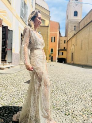 Abito da sera con soprabito  in strass e piume