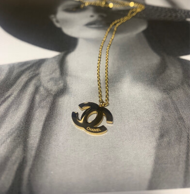 CHANEL GOLD NECKLACE