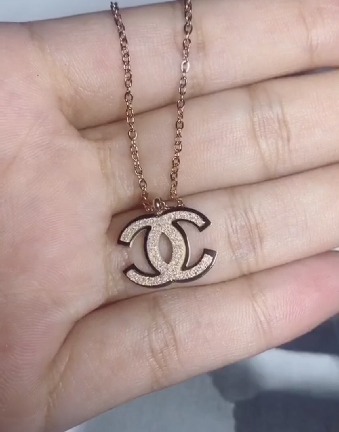 ROSE GOLD CC NECKLACE