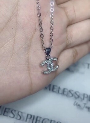 SILVER CHANEL NECKLACE