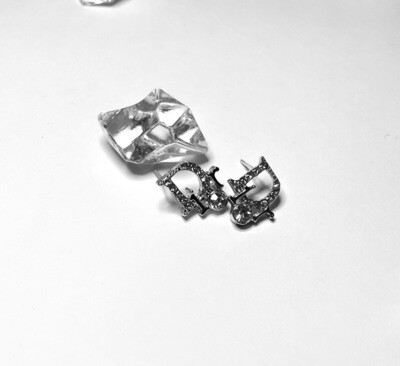 DIOR STUDS