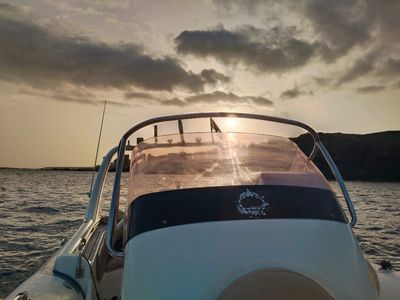 Sunset Privado de 2 Horas por la Costa de Tenerife Sur  -----   Private 2-Hour Sunset Charter Along the South Coast of Tenerife