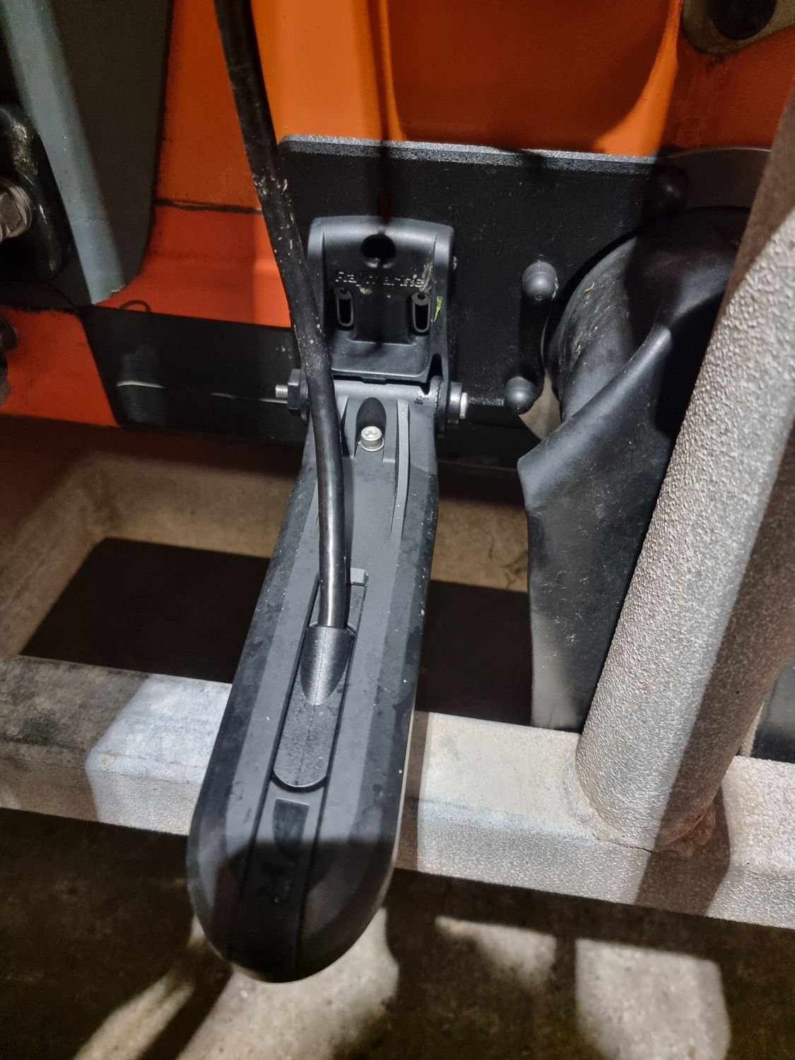 D-Class IB1 Transom mount transducer bracket