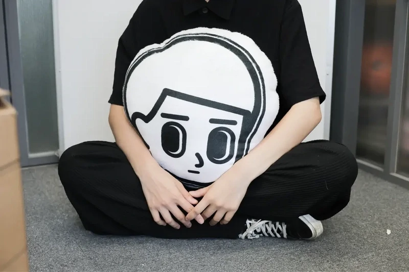 消極男子 形狀 抱枕 不可拆 枕頭