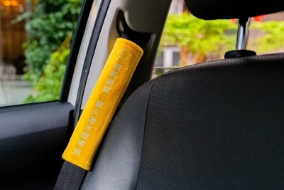 模範副駕 絨毛 止滑 汽車 安全帶 護套 (2入)