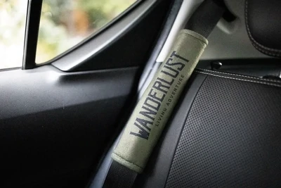 WANDERLUST 絨毛 止滑 汽車 安全帶 護套 (2入)
