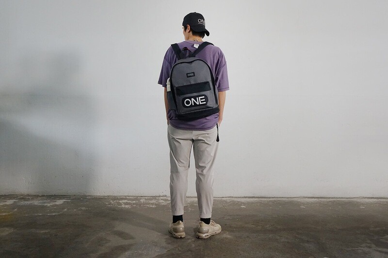 ONE 戶外 多夾層 後背包