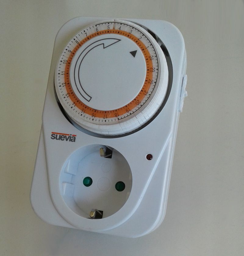 Steckdosenschaltuhr Schaltleistung 3500 Watt  kleinster Schaltabstand 15 Minuten