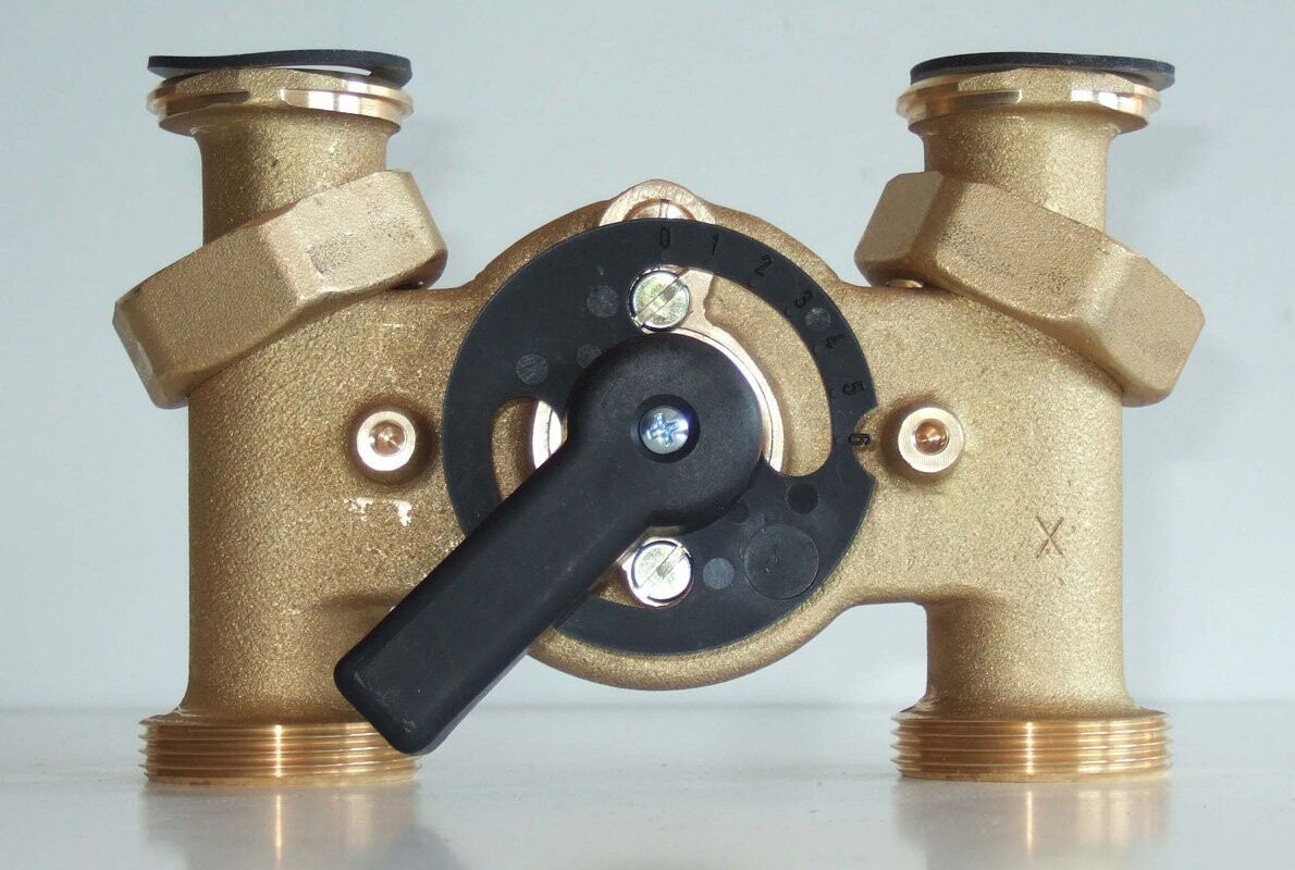 4 Wege Mischer Messing Wita H6 mit Achsabstand 120mm oder 125mm 4 Wege Mischer Messing Wita H6 mit Achsabstand 120mm oder 125mm
