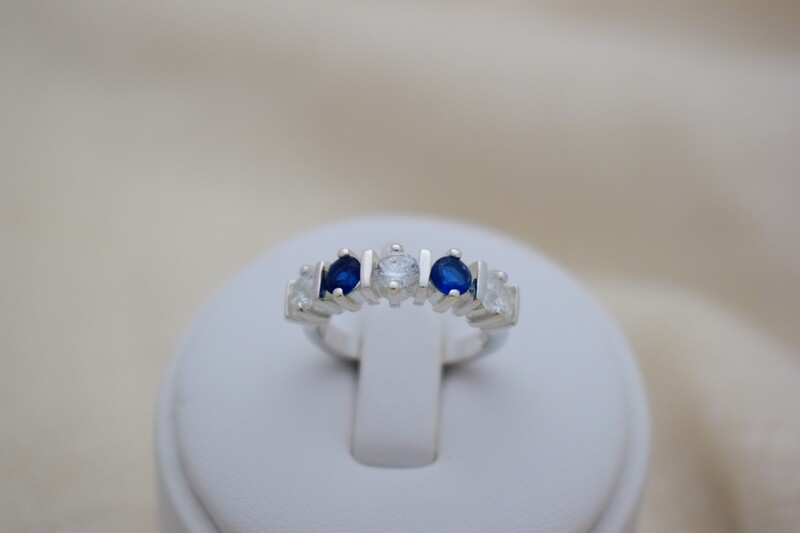 Anillo de Barrita y zirconias