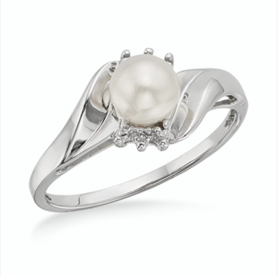 10KT White Gold Pearl and Diamond Ring