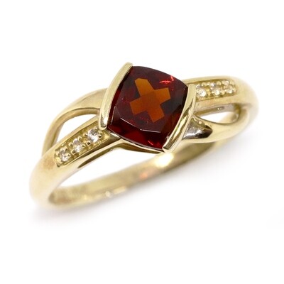 10KT Yellow Gold Cushion Garnet Created Sapphire Accents Ring