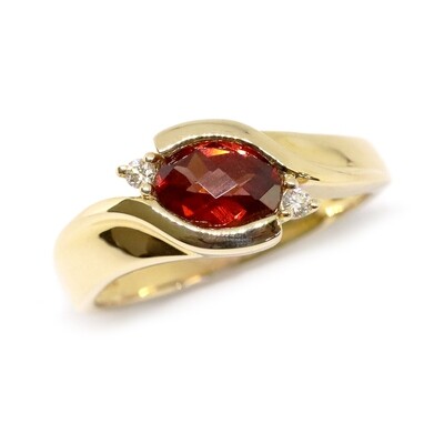 14KT Yellow Gold Checkered Oval Garnet Diamonds Accent Ring