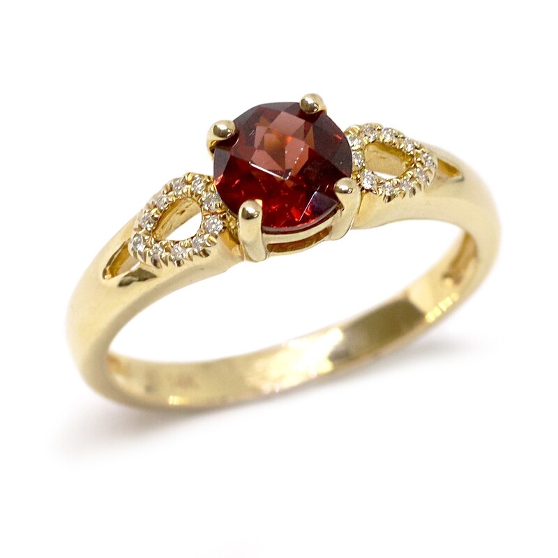 14KT Yellow Gold Checkered Round Garnet Diamond Accent Ring