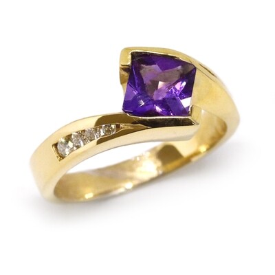 14KT Yellow Gold Checkered Square Amethyst Diamond Accents Ring