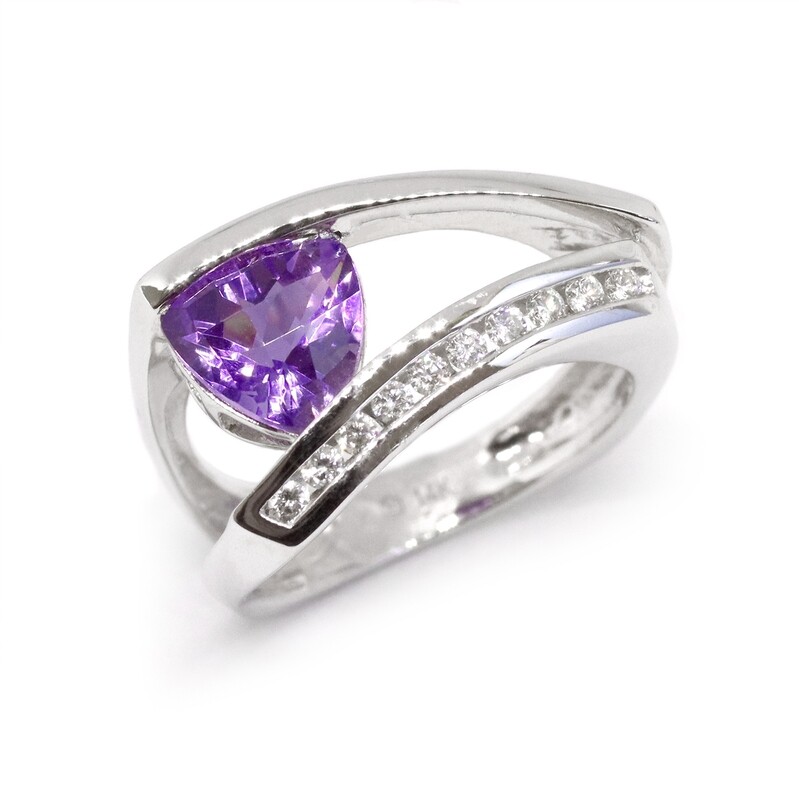 14KT White Gold Checkered Trillion Diamond Channel Curved Ring
