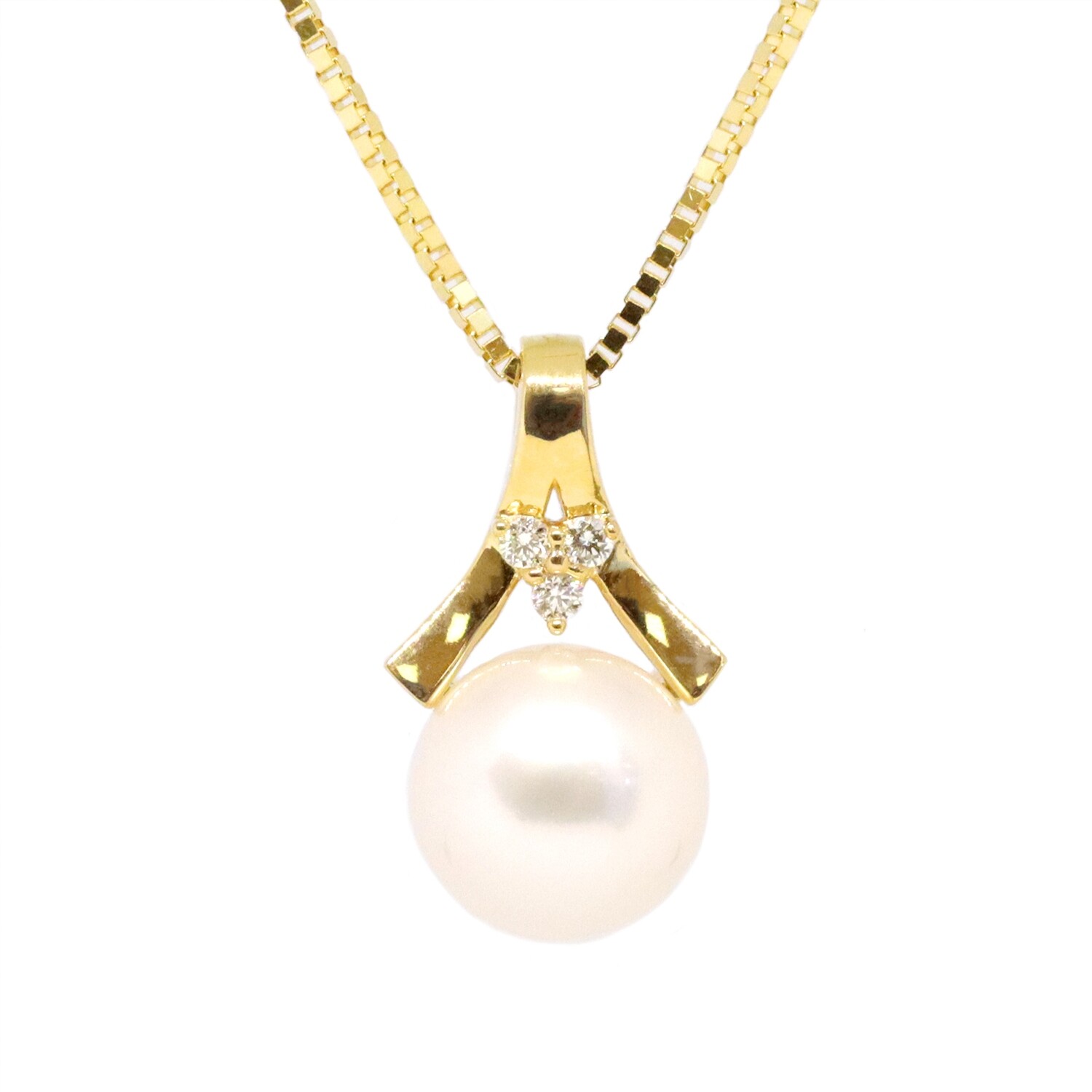 14KT Yellow Gold Freshwater Pearl Three Diamond Necklace