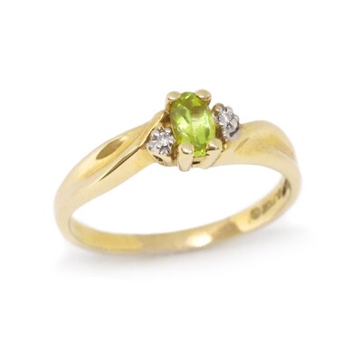 10KT Yellow Gold Oval Peridot Two Diamond Accent Ring