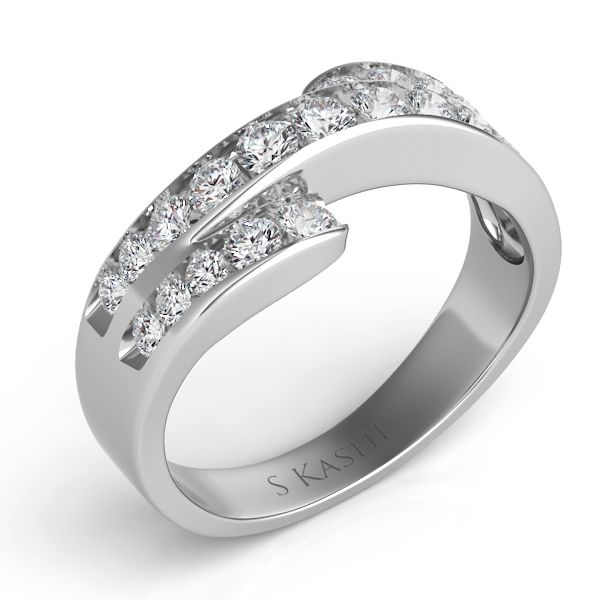 14KT White Gold 21 Round Diamond Triple Row Band
