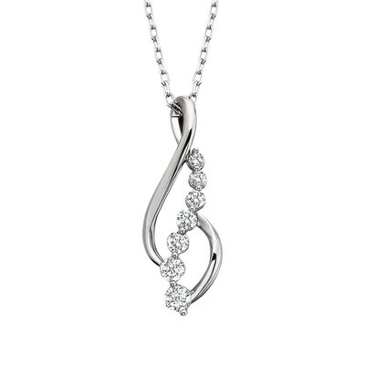 14KT White Gold Seven Round Diamond Journey Pendant Necklace